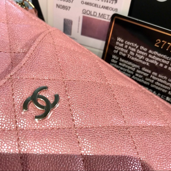 ❌Sold❌Chanel 19S Pink Iridescent WalletPhone Pouch - Picture 2 of 6